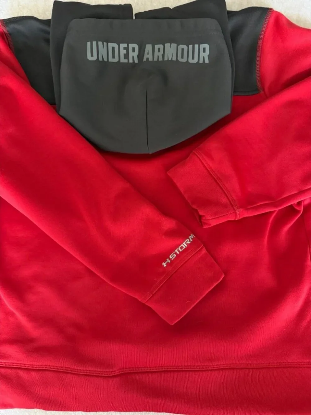 Under Armour ColdGear Storm Hoodie – Youth Large – Red/Black Performance
